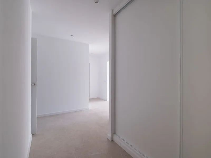 Located in the hills of Benahavis, this 143 sqm. residence is more than just an apartment; it is a curated experience of light and volume. As one of the largest units in this complex, the home has been meticulously reimagined to meet the exacting standard