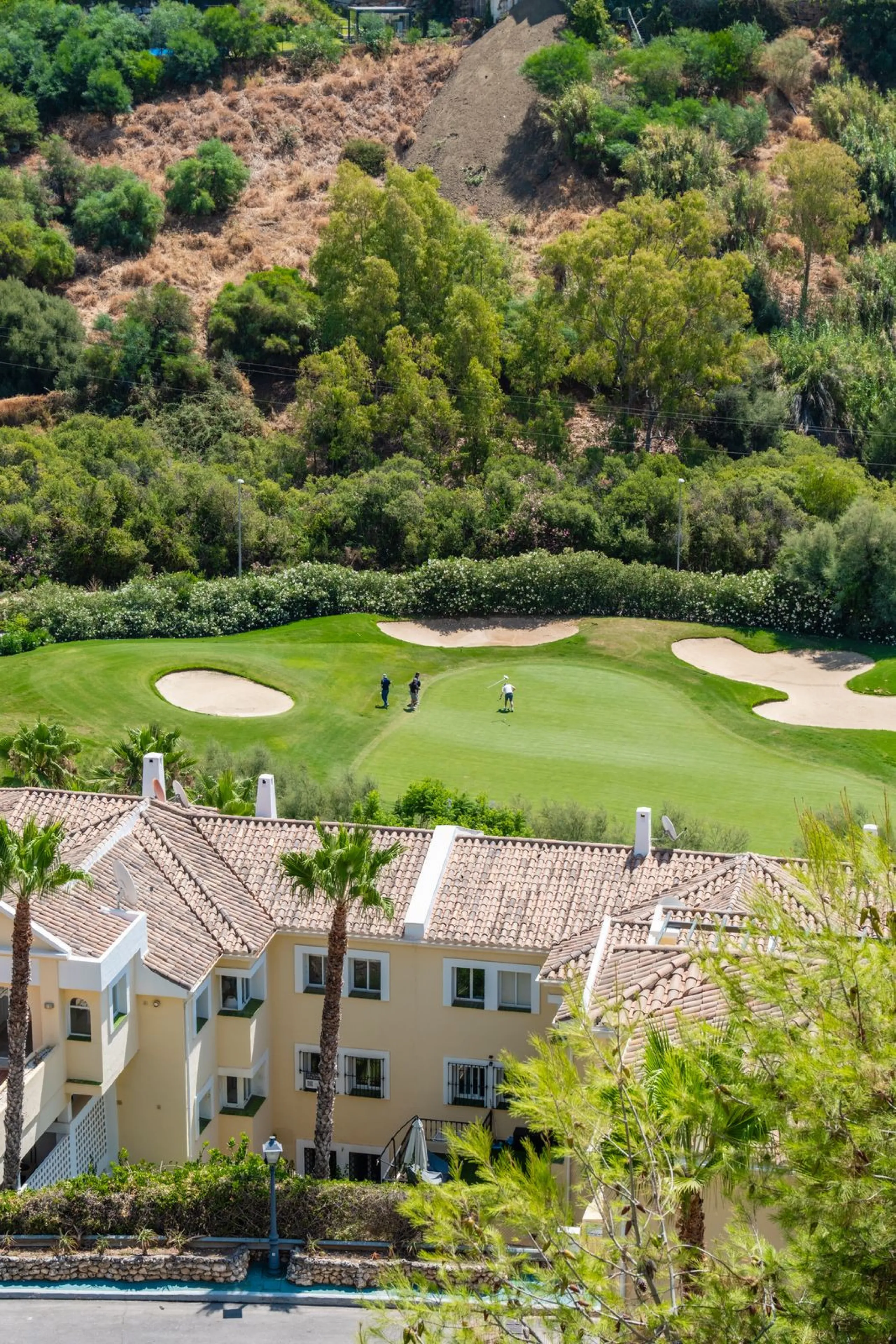 Located in the hills of Benahavis, this 143 sqm. residence is more than just an apartment; it is a curated experience of light and volume. As one of the largest units in this complex, the home has been meticulously reimagined to meet the exacting standard