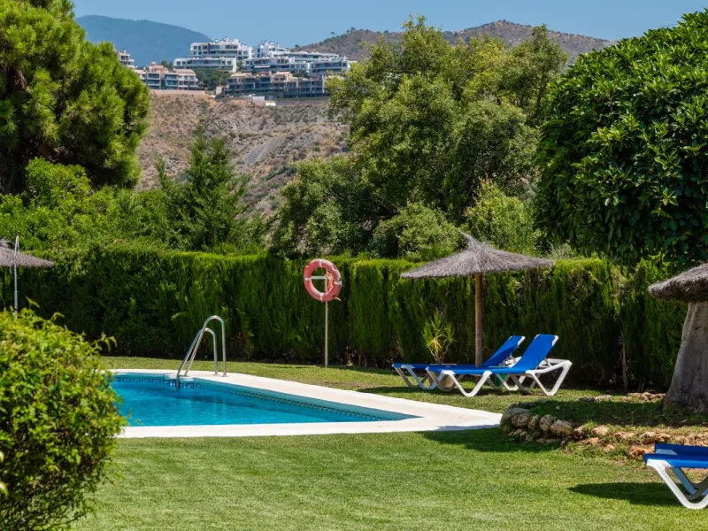 Located in the hills of Benahavis, this 143 sqm. residence is more than just an apartment; it is a curated experience of light and volume. As one of the largest units in this complex, the home has been meticulously reimagined to meet the exacting standard