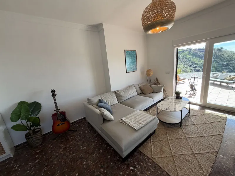 Country Property with Private Pool & Sea Views – Under 15 Minutes to the Beach in Rincon de la Victoria