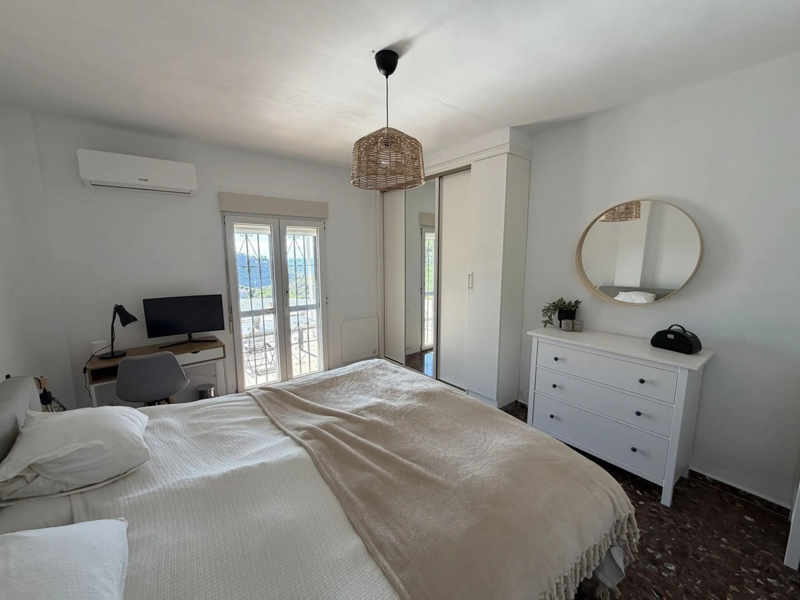 Country Property with Private Pool & Sea Views – Under 15 Minutes to the Beach in Rincon de la Victoria
