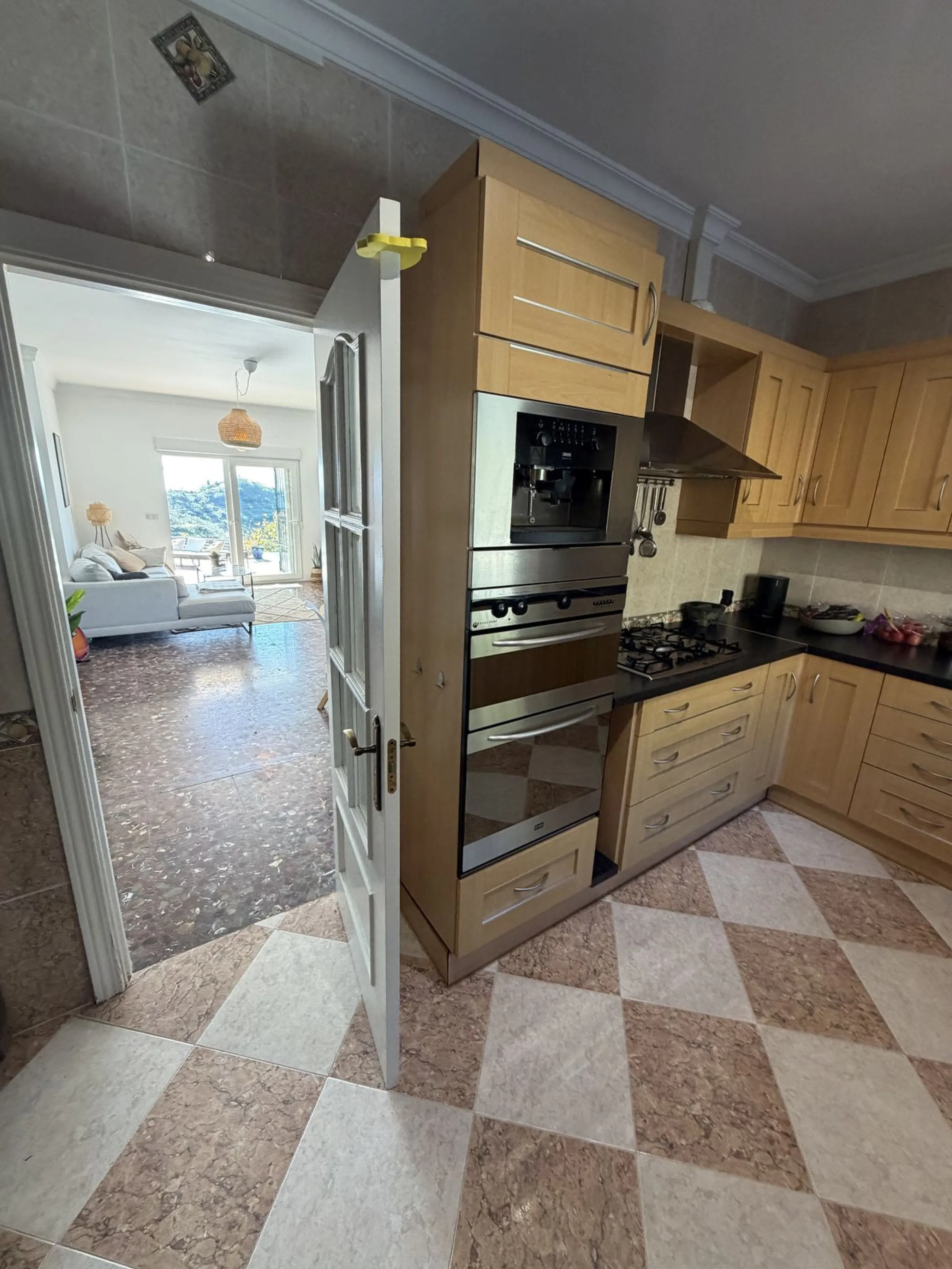 Country Property with Private Pool & Sea Views – Under 15 Minutes to the Beach in Rincon de la Victoria