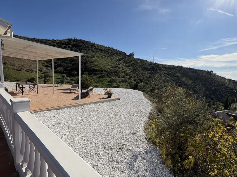 Country Property with Private Pool & Sea Views – Under 15 Minutes to the Beach in Rincon de la Victoria