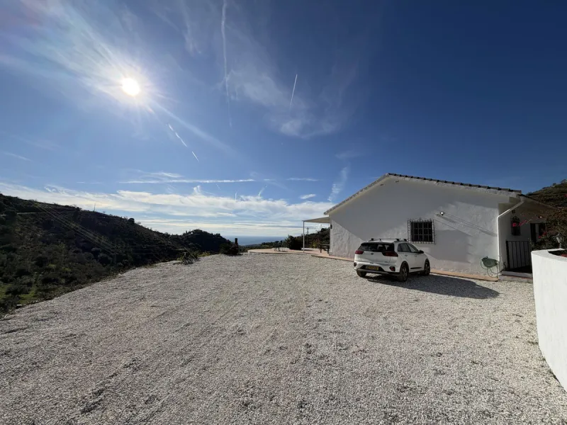 Country Property with Private Pool & Sea Views – Under 15 Minutes to the Beach in Rincon de la Victoria
