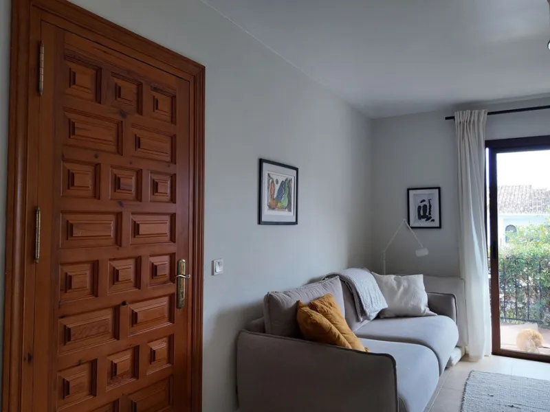 This charming ground-floor apartment is located in the picturesque white village of Mijas Pueblo, one of the most iconic and sought-after areas on the Costa del Sol. Known for its authentic Andalusian character, breathtaking views and relaxed Mediterranea