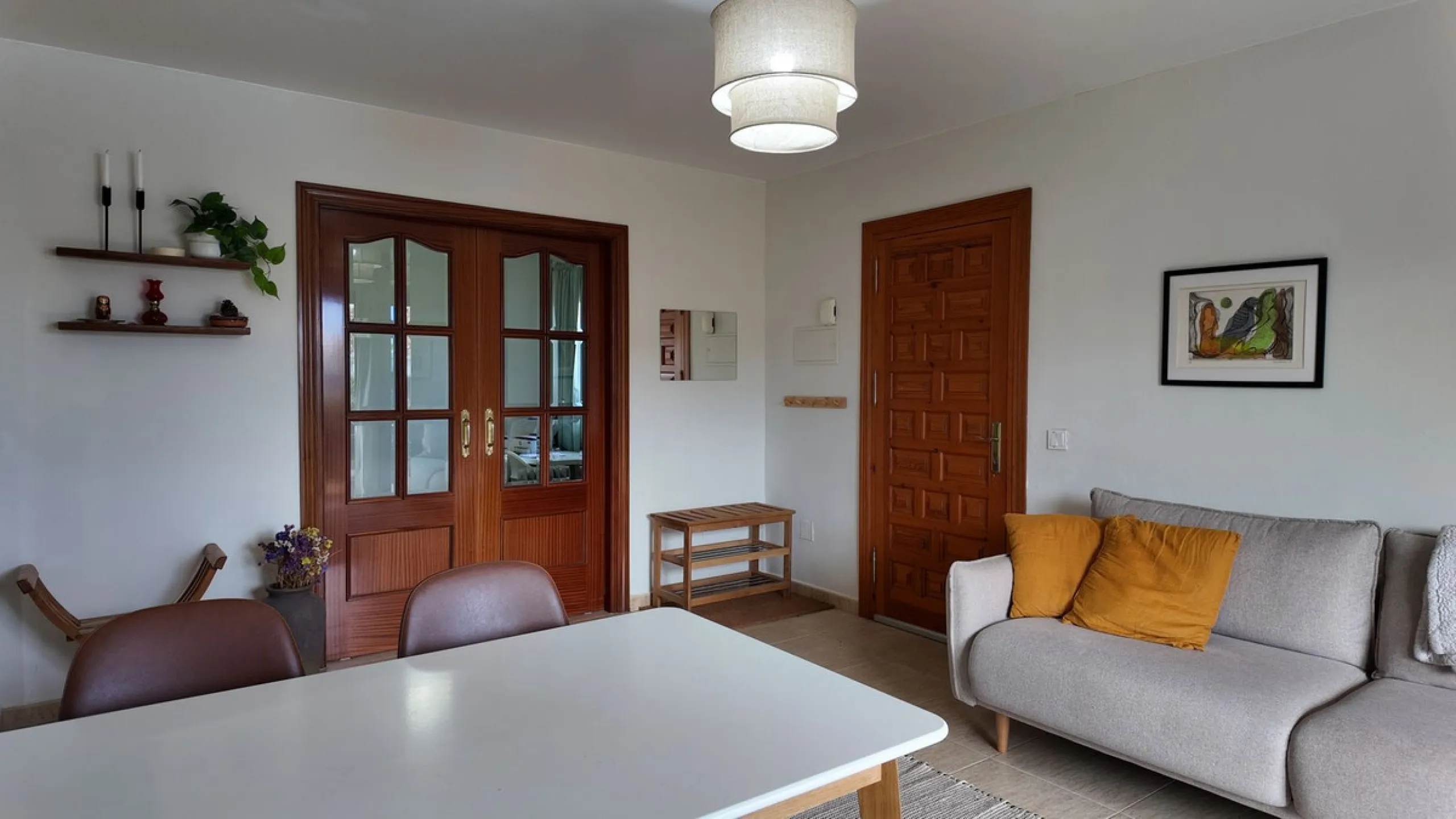 This charming ground-floor apartment is located in the picturesque white village of Mijas Pueblo, one of the most iconic and sought-after areas on the Costa del Sol. Known for its authentic Andalusian character, breathtaking views and relaxed Mediterranea