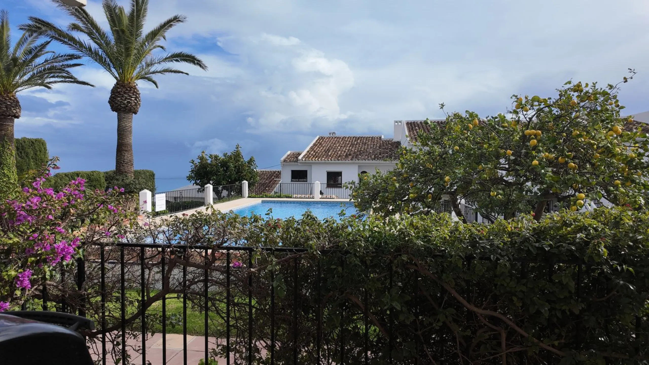 This charming ground-floor apartment is located in the picturesque white village of Mijas Pueblo, one of the most iconic and sought-after areas on the Costa del Sol. Known for its authentic Andalusian character, breathtaking views and relaxed Mediterranea