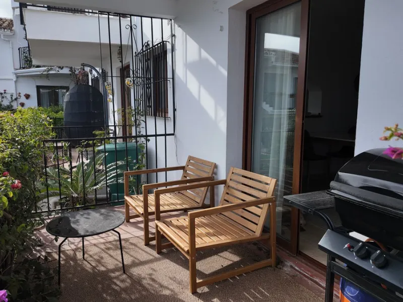 This charming ground-floor apartment is located in the picturesque white village of Mijas Pueblo, one of the most iconic and sought-after areas on the Costa del Sol. Known for its authentic Andalusian character, breathtaking views and relaxed Mediterranea