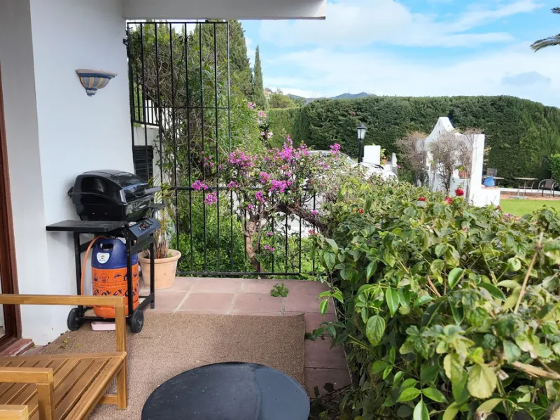 This charming ground-floor apartment is located in the picturesque white village of Mijas Pueblo, one of the most iconic and sought-after areas on the Costa del Sol. Known for its authentic Andalusian character, breathtaking views and relaxed Mediterranea