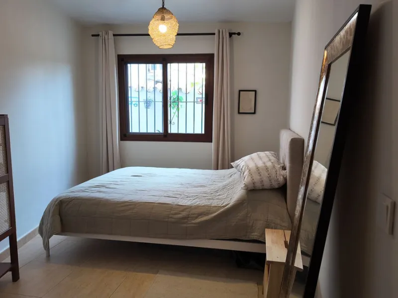 This charming ground-floor apartment is located in the picturesque white village of Mijas Pueblo, one of the most iconic and sought-after areas on the Costa del Sol. Known for its authentic Andalusian character, breathtaking views and relaxed Mediterranea