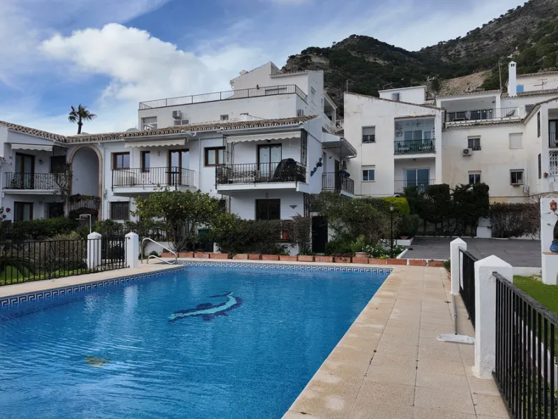 This charming ground-floor apartment is located in the picturesque white village of Mijas Pueblo, one of the most iconic and sought-after areas on the Costa del Sol. Known for its authentic Andalusian character, breathtaking views and relaxed Mediterranea