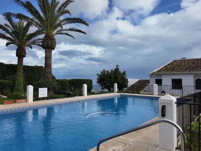 This charming ground-floor apartment is located in the picturesque white village of Mijas Pueblo, one of the most iconic and sought-after areas on the Costa del Sol. Known for its authentic Andalusian character, breathtaking views and relaxed Mediterranea
