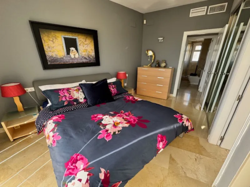This bright unusually large 2 bedroom luxury, south facing penthouse is situated within the exclusive, beautifully kept, luxury complex  in Riviera del Sol next to the prestigious Miraflores Golf Club House.The property consists of a very large lounge/din
