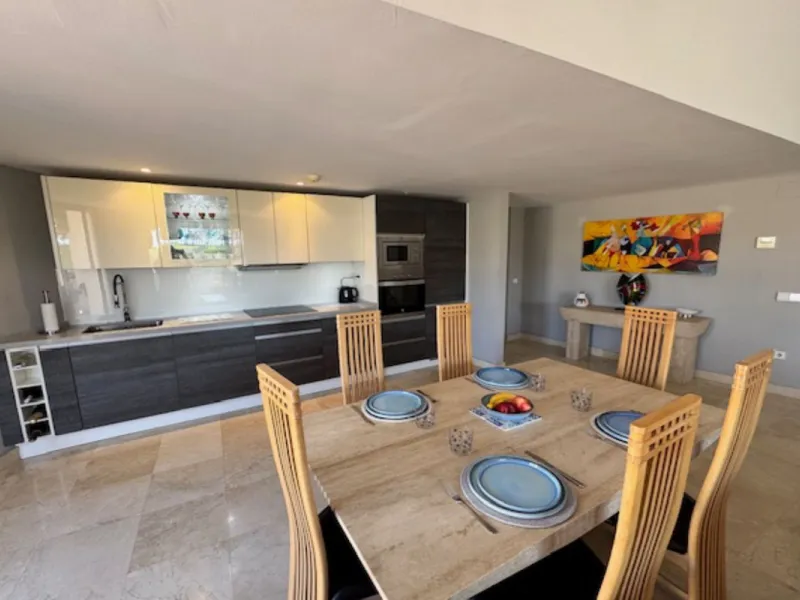 This bright unusually large 2 bedroom luxury, south facing penthouse is situated within the exclusive, beautifully kept, luxury complex  in Riviera del Sol next to the prestigious Miraflores Golf Club House.The property consists of a very large lounge/din