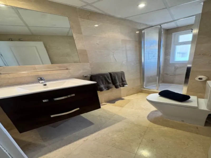 This bright unusually large 2 bedroom luxury, south facing penthouse is situated within the exclusive, beautifully kept, luxury complex  in Riviera del Sol next to the prestigious Miraflores Golf Club House.The property consists of a very large lounge/din