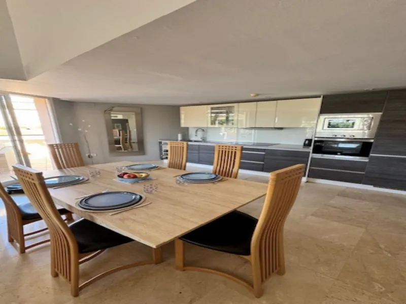 This bright unusually large 2 bedroom luxury, south facing penthouse is situated within the exclusive, beautifully kept, luxury complex  in Riviera del Sol next to the prestigious Miraflores Golf Club House.The property consists of a very large lounge/din