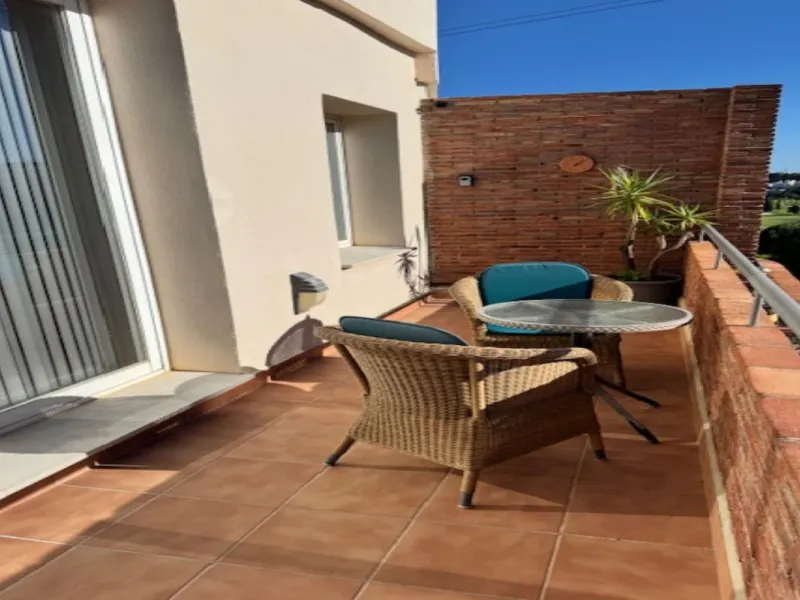 This bright unusually large 2 bedroom luxury, south facing penthouse is situated within the exclusive, beautifully kept, luxury complex  in Riviera del Sol next to the prestigious Miraflores Golf Club House.The property consists of a very large lounge/din