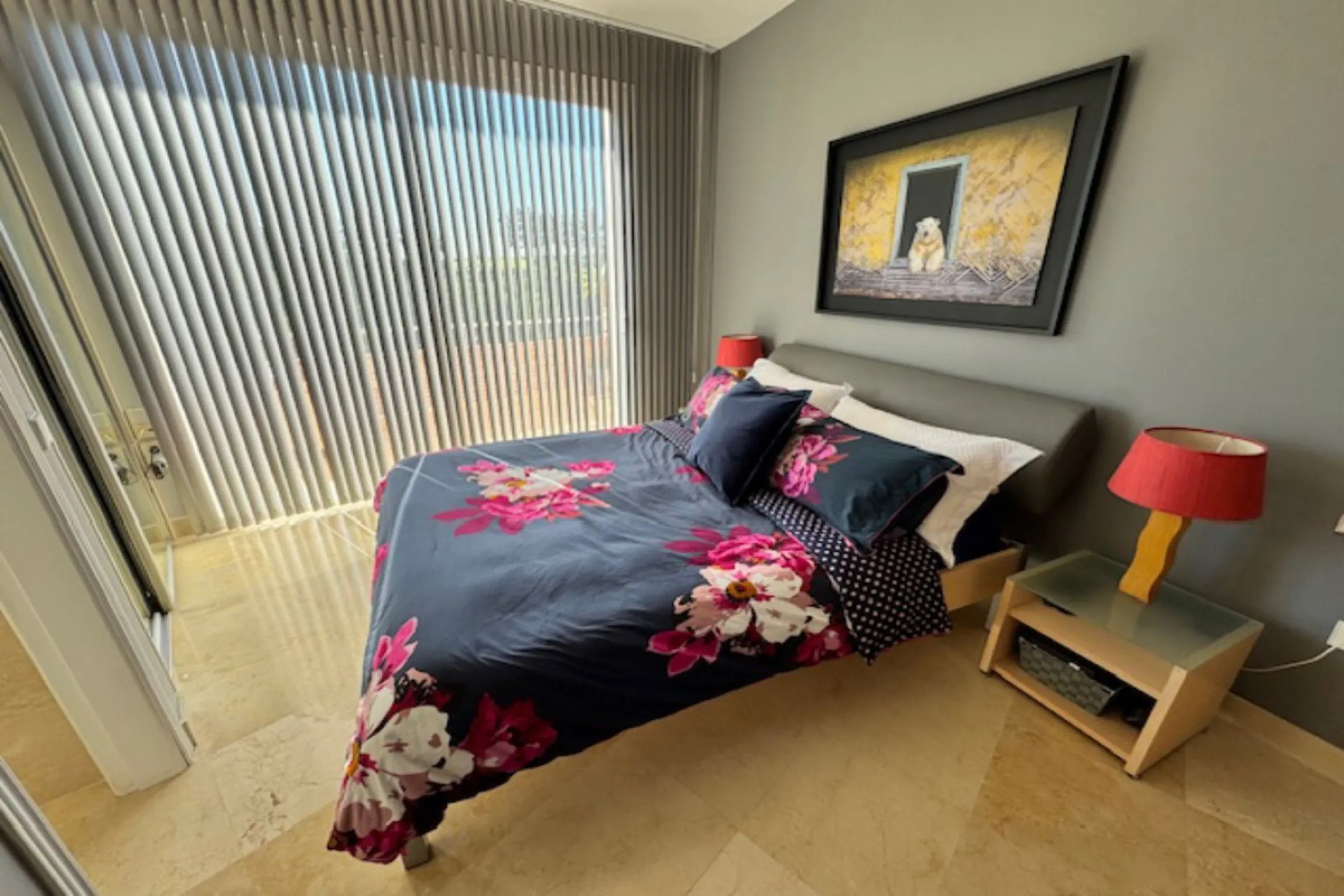 This bright unusually large 2 bedroom luxury, south facing penthouse is situated within the exclusive, beautifully kept, luxury complex  in Riviera del Sol next to the prestigious Miraflores Golf Club House.The property consists of a very large lounge/din