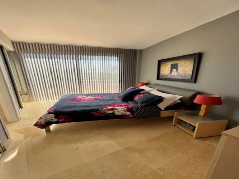 This bright unusually large 2 bedroom luxury, south facing penthouse is situated within the exclusive, beautifully kept, luxury complex  in Riviera del Sol next to the prestigious Miraflores Golf Club House.The property consists of a very large lounge/din
