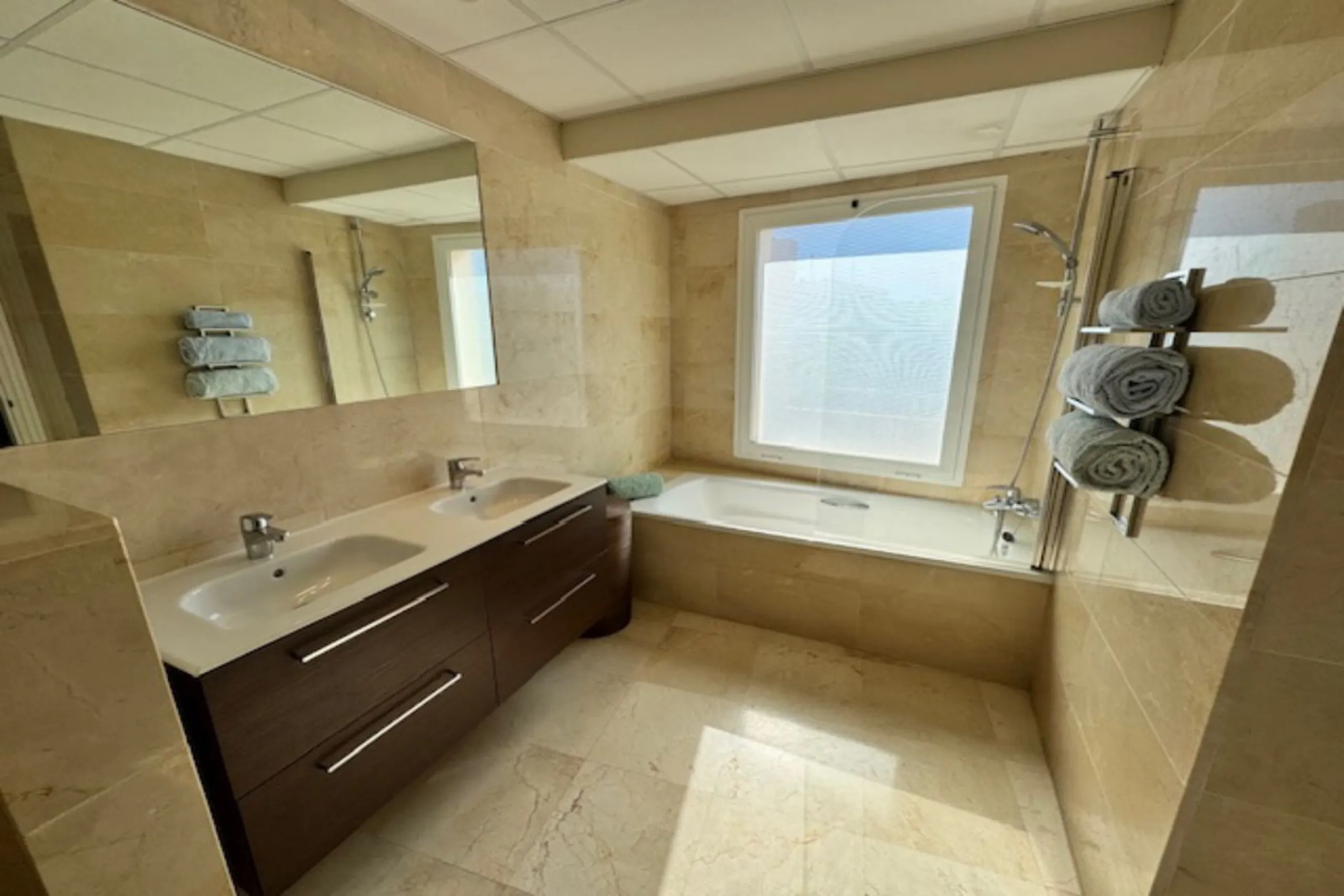 This bright unusually large 2 bedroom luxury, south facing penthouse is situated within the exclusive, beautifully kept, luxury complex  in Riviera del Sol next to the prestigious Miraflores Golf Club House.The property consists of a very large lounge/din