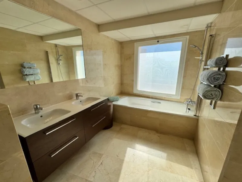 This bright unusually large 2 bedroom luxury, south facing penthouse is situated within the exclusive, beautifully kept, luxury complex  in Riviera del Sol next to the prestigious Miraflores Golf Club House.The property consists of a very large lounge/din