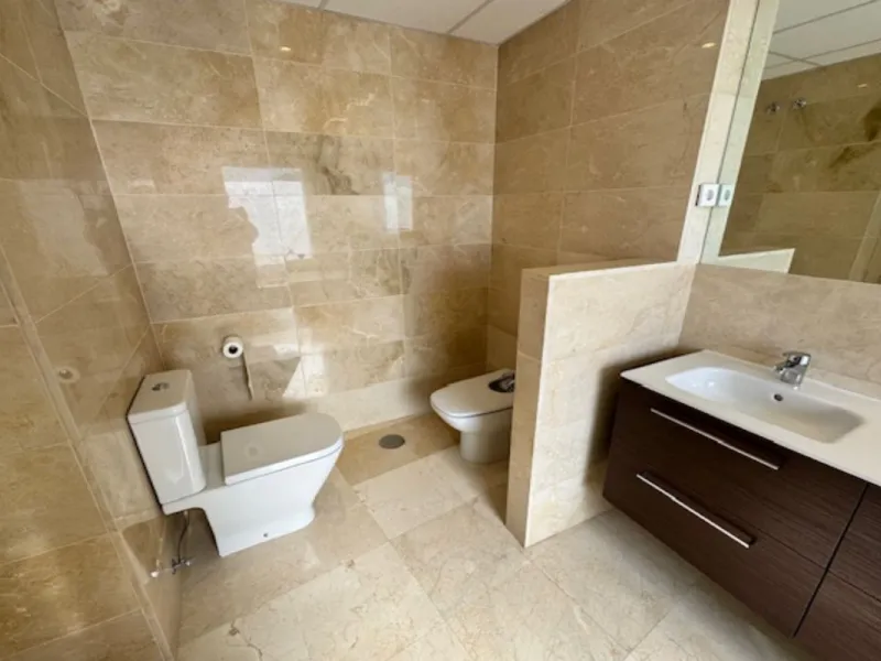 This bright unusually large 2 bedroom luxury, south facing penthouse is situated within the exclusive, beautifully kept, luxury complex  in Riviera del Sol next to the prestigious Miraflores Golf Club House.The property consists of a very large lounge/din
