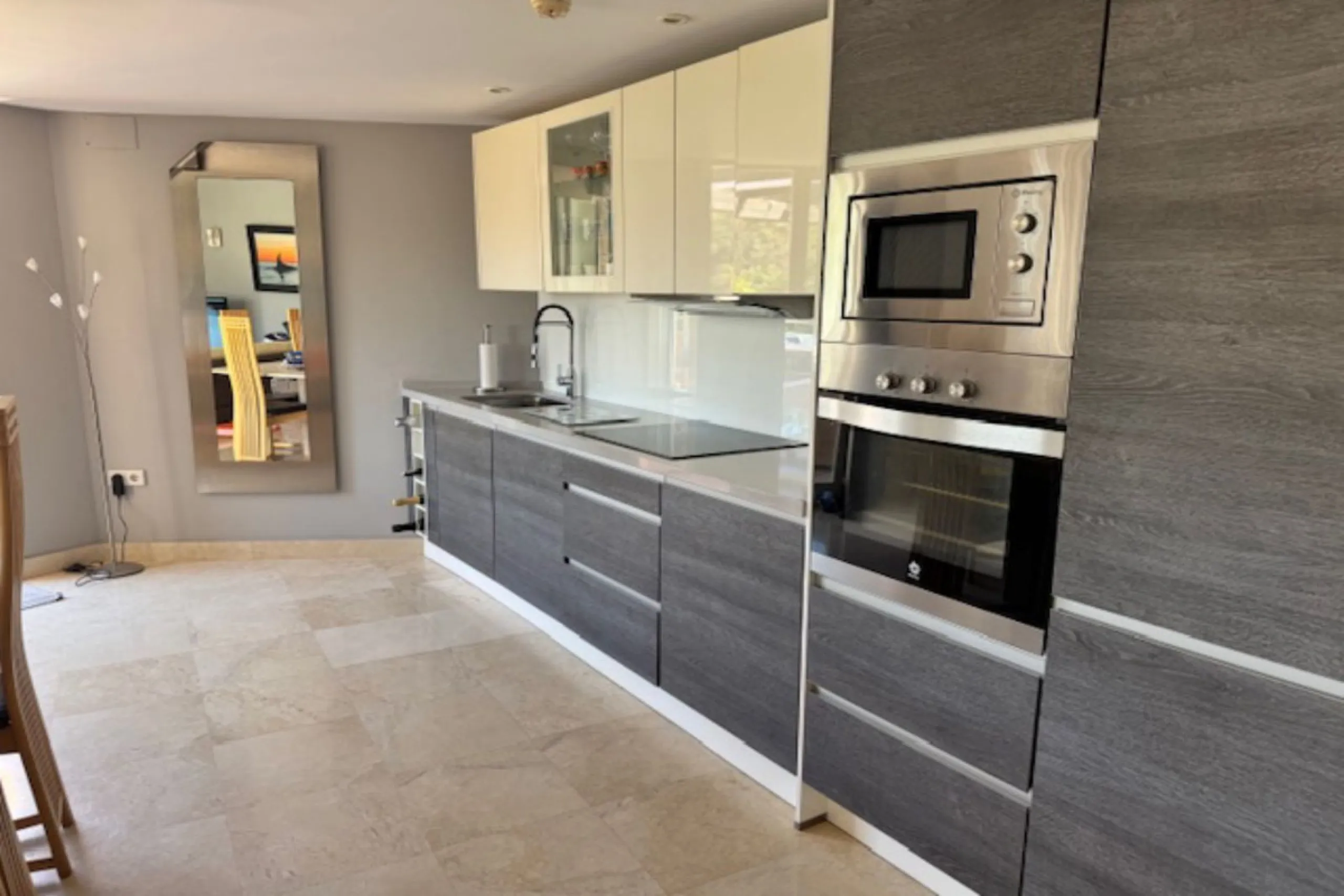 This bright unusually large 2 bedroom luxury, south facing penthouse is situated within the exclusive, beautifully kept, luxury complex  in Riviera del Sol next to the prestigious Miraflores Golf Club House.The property consists of a very large lounge/din