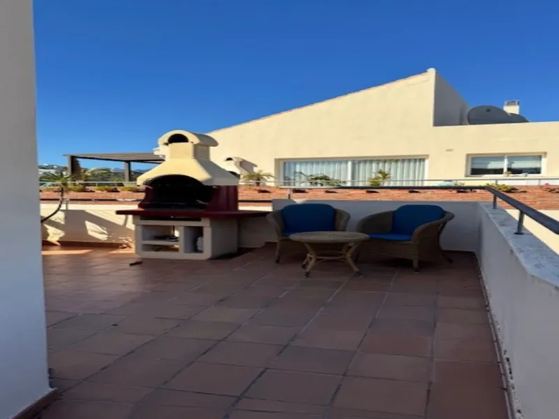 This bright unusually large 2 bedroom luxury, south facing penthouse is situated within the exclusive, beautifully kept, luxury complex  in Riviera del Sol next to the prestigious Miraflores Golf Club House.The property consists of a very large lounge/din