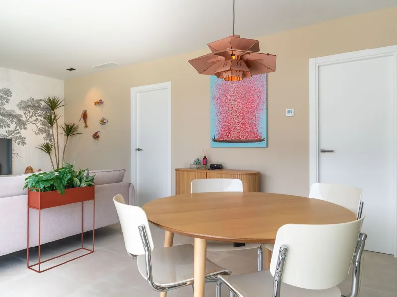 Step into a new standard of modern living in Higuerón, where design, technology and Mediterranean comfort come together in a beautifully finished apartment that feels both refined and effortlessly welcoming. Recently completed and ready to move into, this