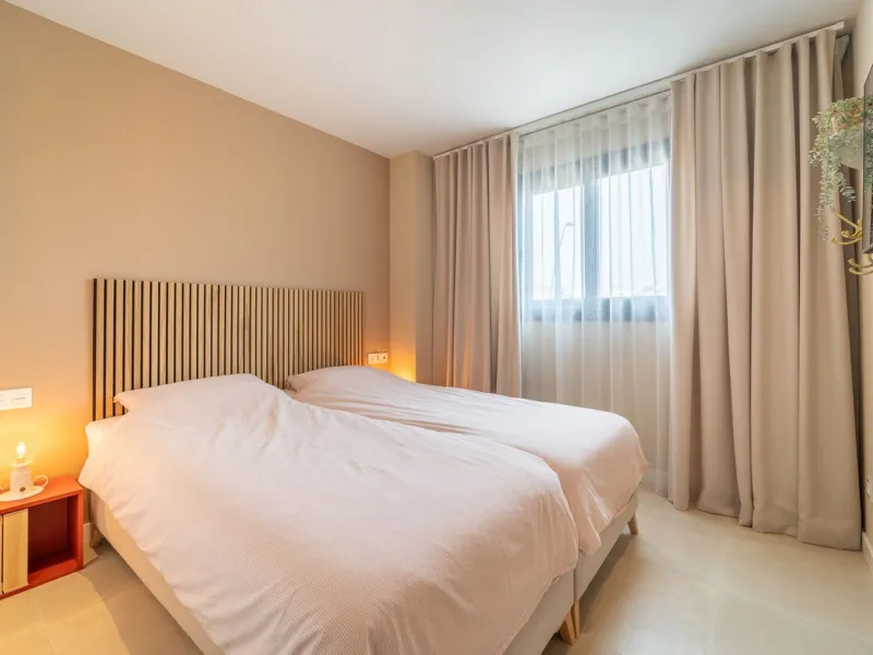 Step into a new standard of modern living in Higuerón, where design, technology and Mediterranean comfort come together in a beautifully finished apartment that feels both refined and effortlessly welcoming. Recently completed and ready to move into, this