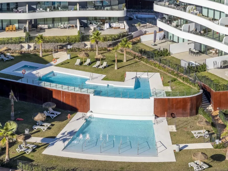 Step into a new standard of modern living in Higuerón, where design, technology and Mediterranean comfort come together in a beautifully finished apartment that feels both refined and effortlessly welcoming. Recently completed and ready to move into, this
