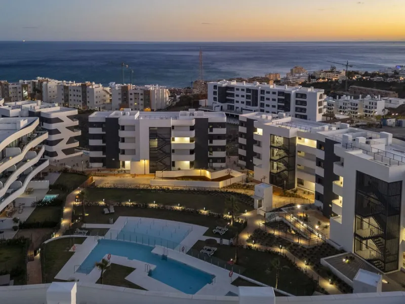 Step into a new standard of modern living in Higuerón, where design, technology and Mediterranean comfort come together in a beautifully finished apartment that feels both refined and effortlessly welcoming. Recently completed and ready to move into, this
