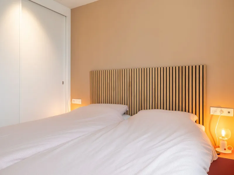 Step into a new standard of modern living in Higuerón, where design, technology and Mediterranean comfort come together in a beautifully finished apartment that feels both refined and effortlessly welcoming. Recently completed and ready to move into, this