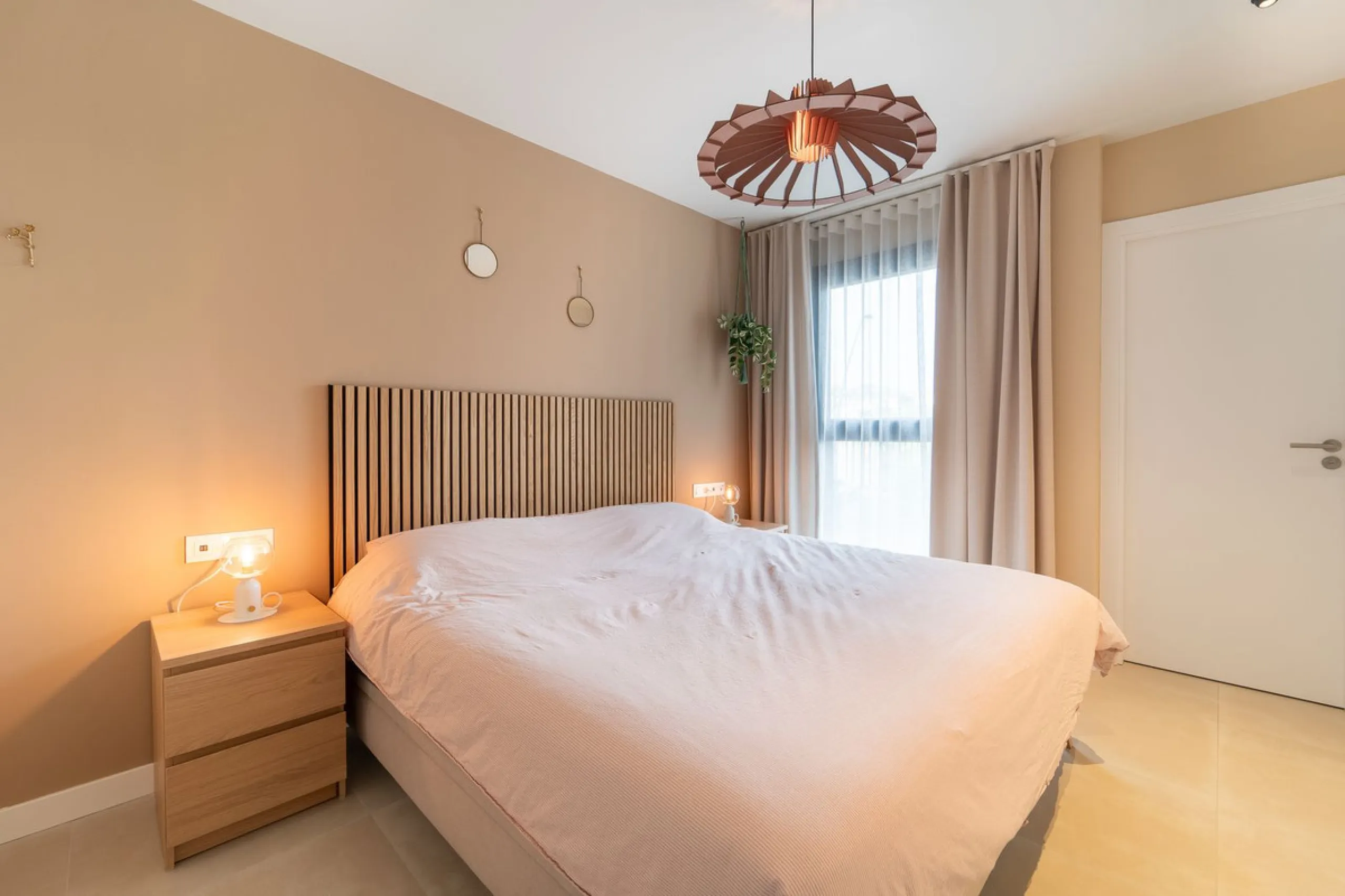 Step into a new standard of modern living in Higuerón, where design, technology and Mediterranean comfort come together in a beautifully finished apartment that feels both refined and effortlessly welcoming. Recently completed and ready to move into, this