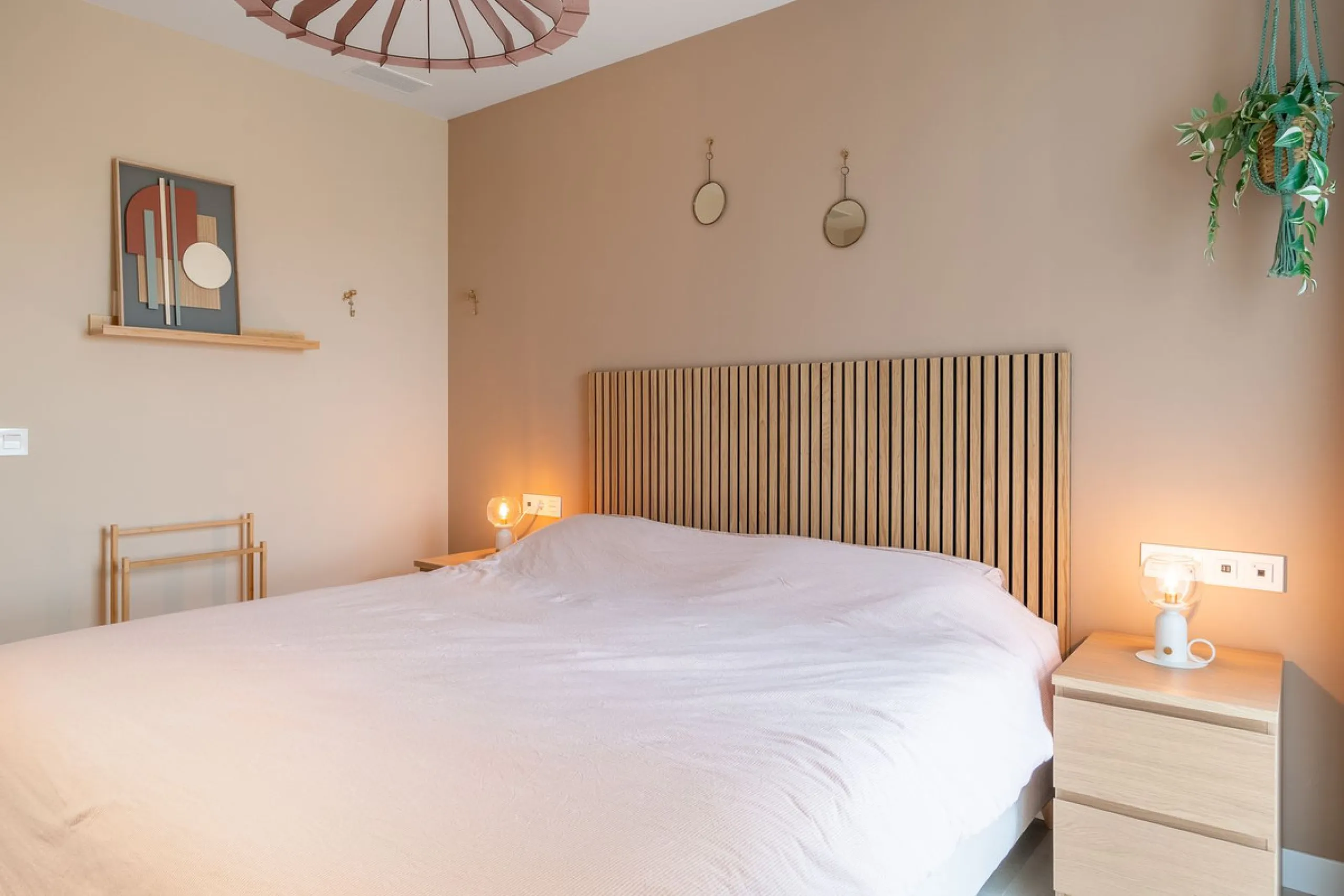 Step into a new standard of modern living in Higuerón, where design, technology and Mediterranean comfort come together in a beautifully finished apartment that feels both refined and effortlessly welcoming. Recently completed and ready to move into, this