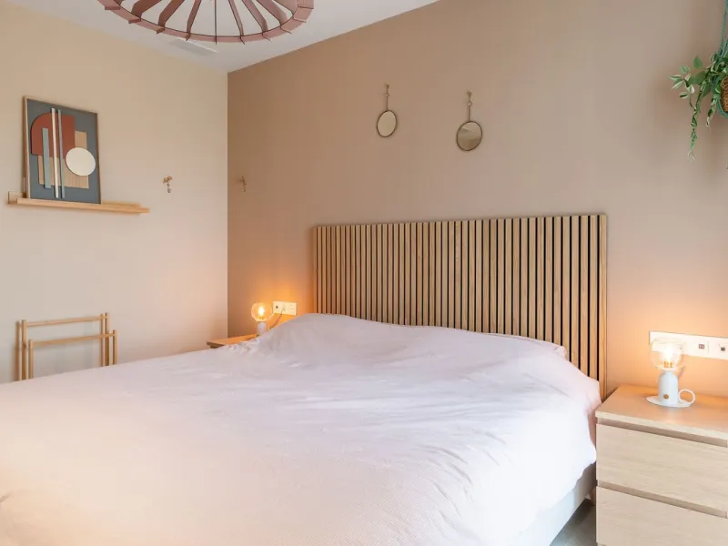 Step into a new standard of modern living in Higuerón, where design, technology and Mediterranean comfort come together in a beautifully finished apartment that feels both refined and effortlessly welcoming. Recently completed and ready to move into, this