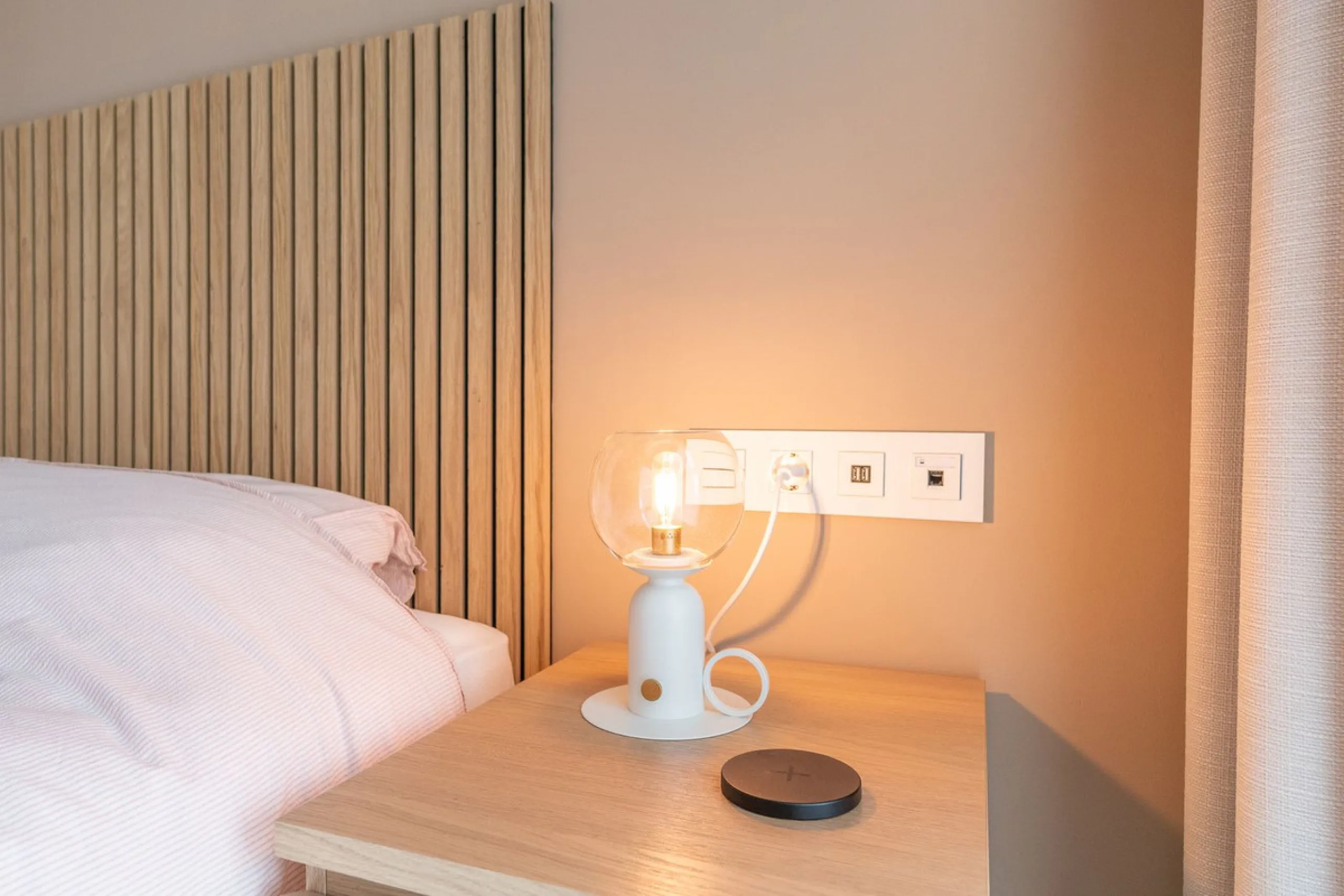 Step into a new standard of modern living in Higuerón, where design, technology and Mediterranean comfort come together in a beautifully finished apartment that feels both refined and effortlessly welcoming. Recently completed and ready to move into, this