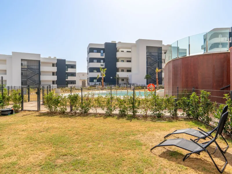 Step into a new standard of modern living in Higuerón, where design, technology and Mediterranean comfort come together in a beautifully finished apartment that feels both refined and effortlessly welcoming. Recently completed and ready to move into, this