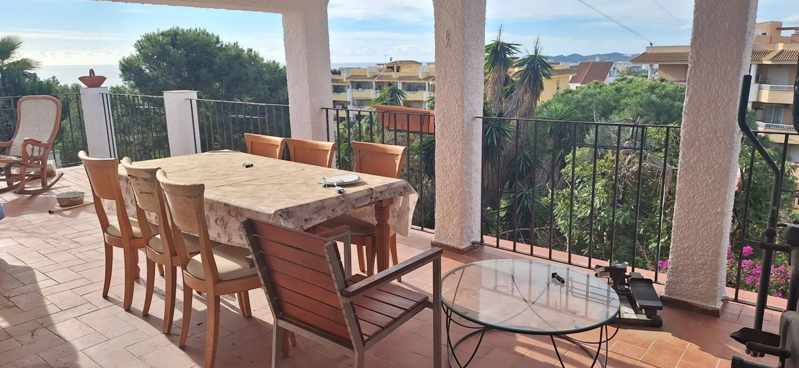 Detached villa in Torreblanca, Fuengirola, with endless renovation possibilities to adapt it to your own lifestyle.
