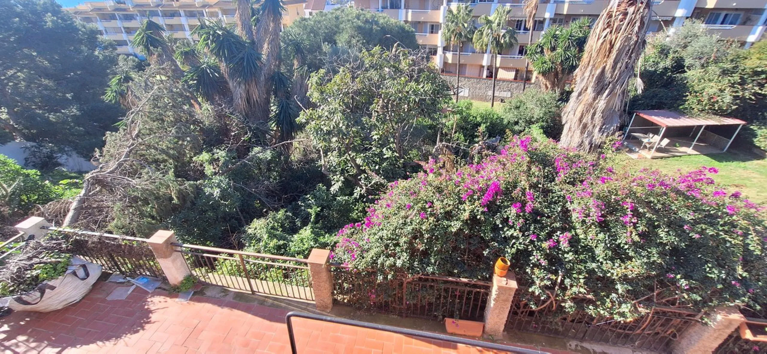Detached villa in Torreblanca, Fuengirola, with endless renovation possibilities to adapt it to your own lifestyle.