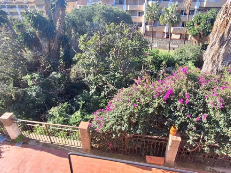 Detached villa in Torreblanca, Fuengirola, with endless renovation possibilities to adapt it to your own lifestyle.
