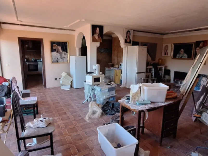 Detached villa in Torreblanca, Fuengirola, with endless renovation possibilities to adapt it to your own lifestyle.