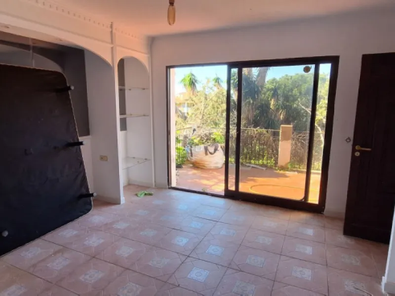 Detached villa in Torreblanca, Fuengirola, with endless renovation possibilities to adapt it to your own lifestyle.