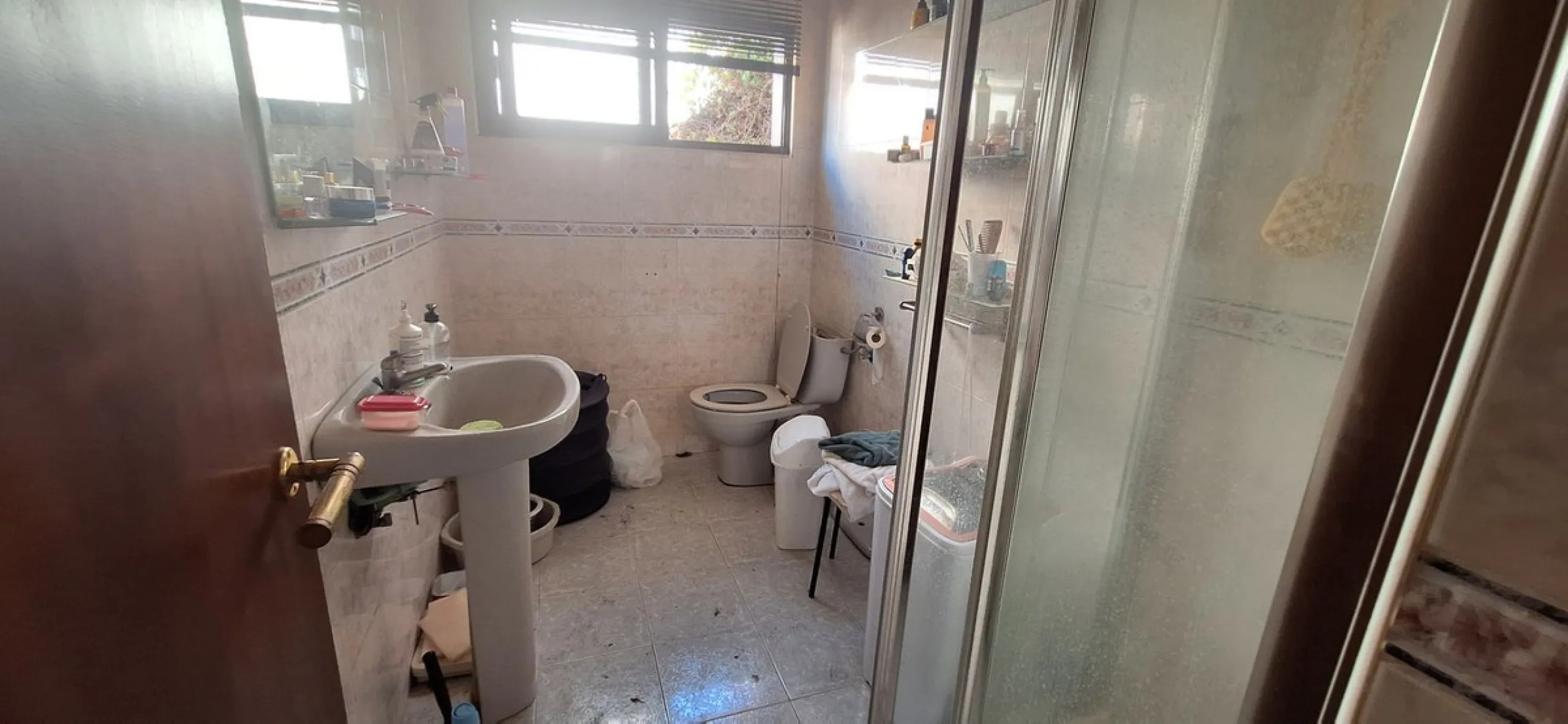 Detached villa in Torreblanca, Fuengirola, with endless renovation possibilities to adapt it to your own lifestyle.