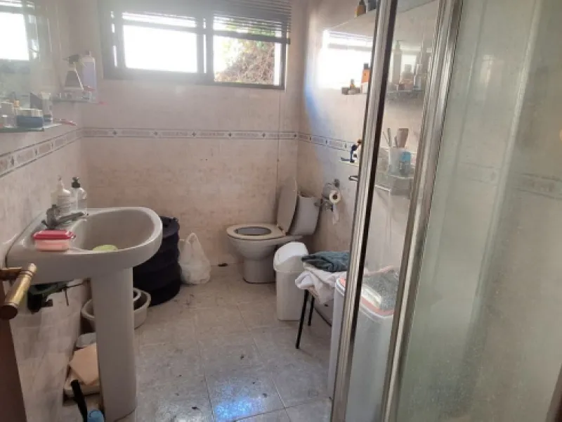 Detached villa in Torreblanca, Fuengirola, with endless renovation possibilities to adapt it to your own lifestyle.