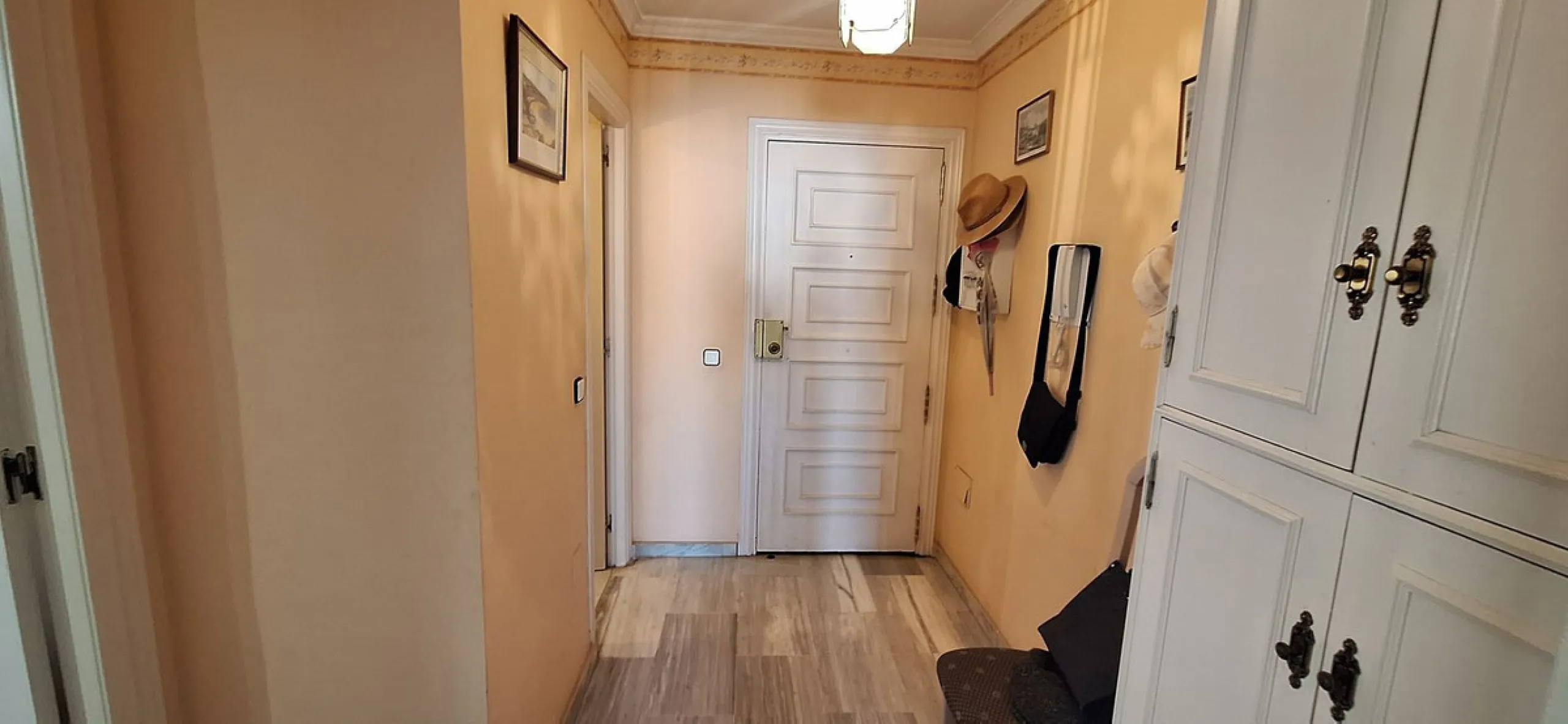 **Apartment in the heart of Fuengirola: Your seaside retreat!**