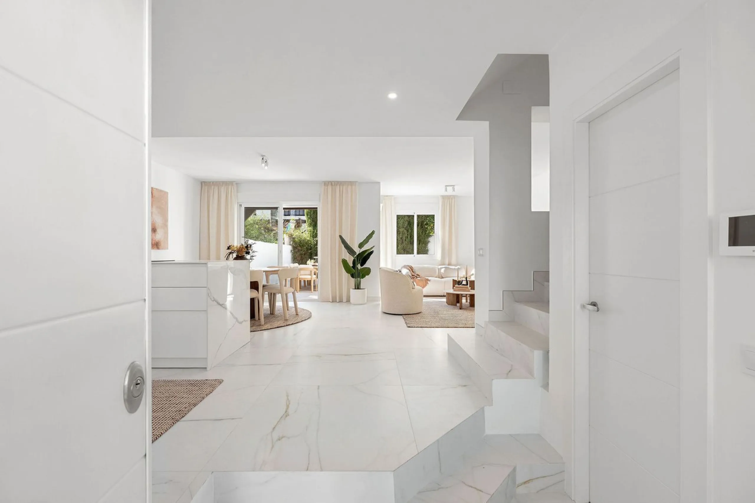 Welcome to this exceptional townhouse where contemporary luxury meets comfort and effortless lifestyle!