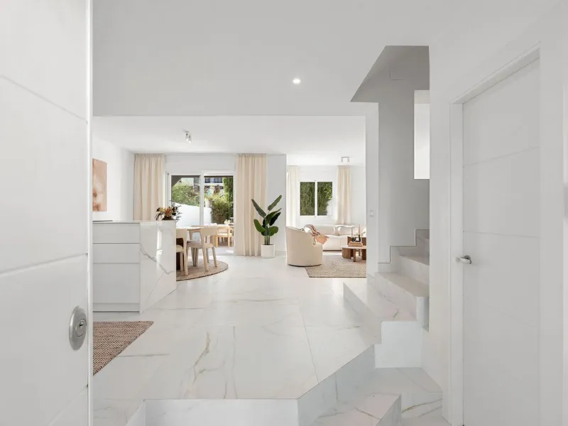 Welcome to this exceptional townhouse where contemporary luxury meets comfort and effortless lifestyle!