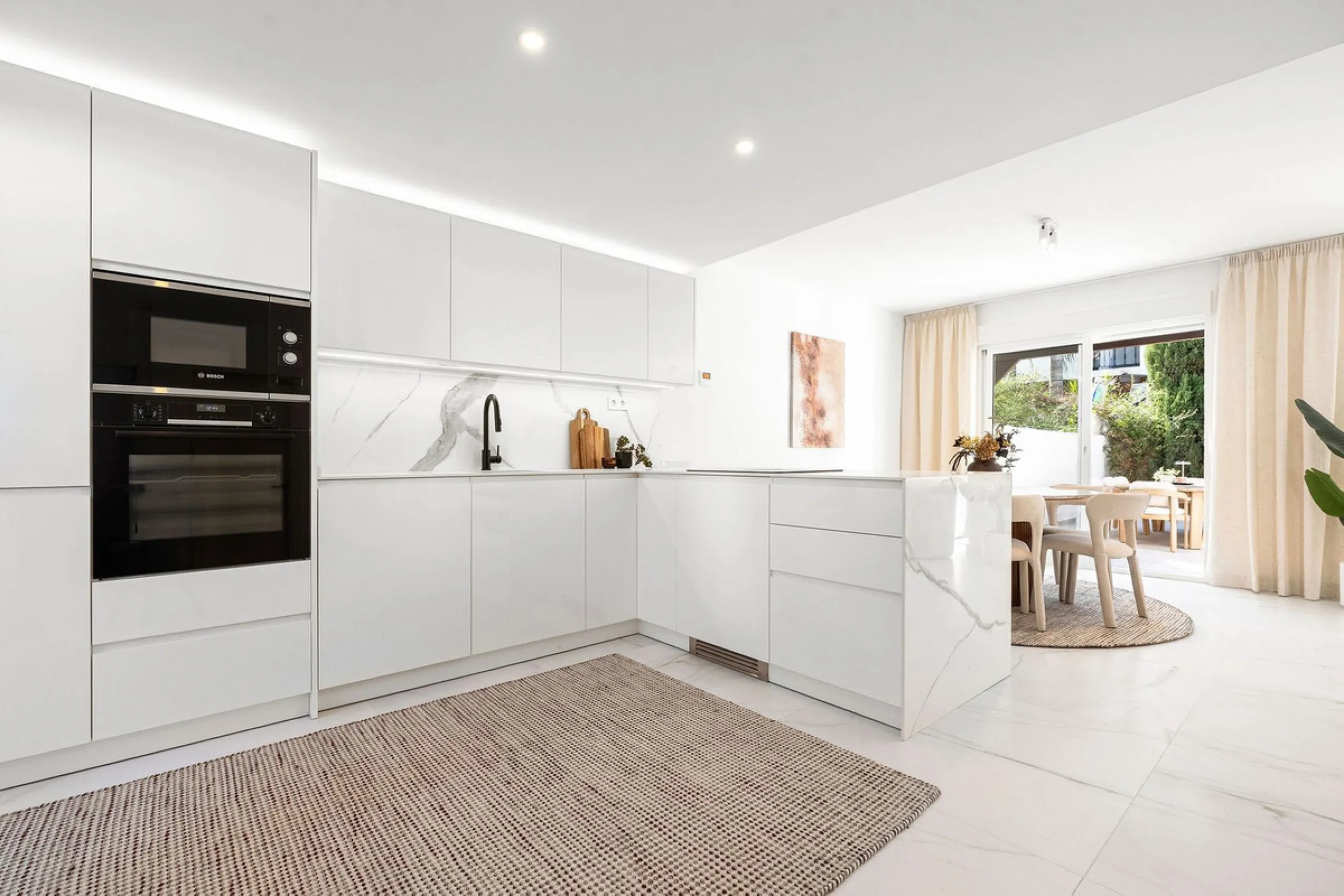 Welcome to this exceptional townhouse where contemporary luxury meets comfort and effortless lifestyle!