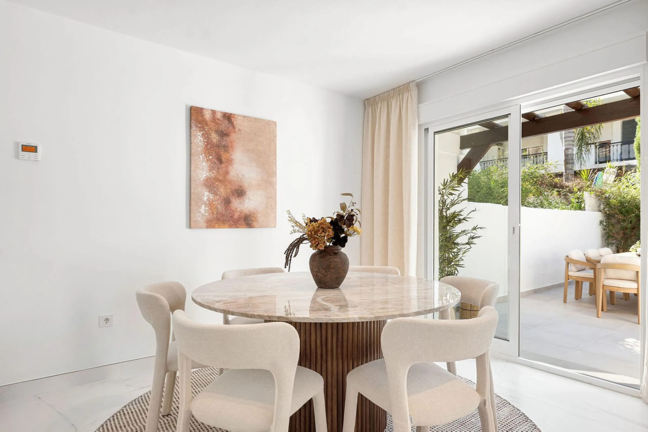 Welcome to this exceptional townhouse where contemporary luxury meets comfort and effortless lifestyle!